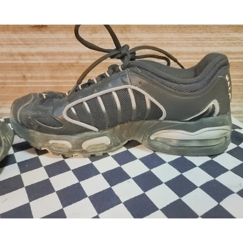 Nike Air Max Tailwind IV GS Black Silver Youth Size 7Y BQ9810-002